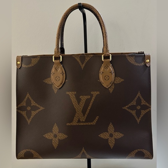 Louis Vuitton OnTheGo MM Reverse Monogram Tote Bag – Like New - Picture 1 of 16